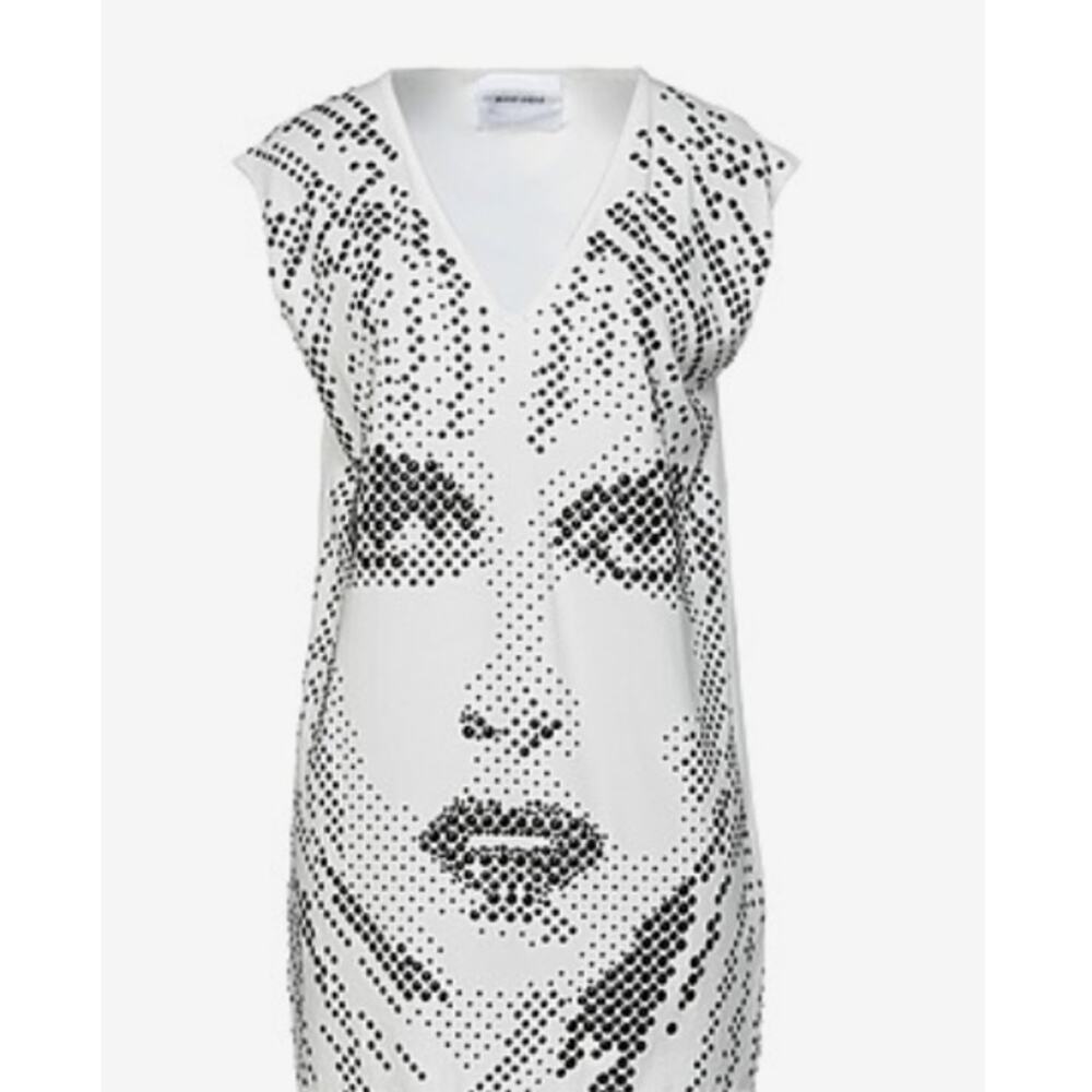 Brand Unique t shirt White M
